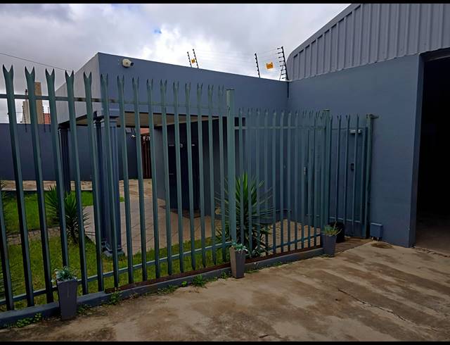 500M² WORKSHOP TO LET IN WITBANK EXT 41